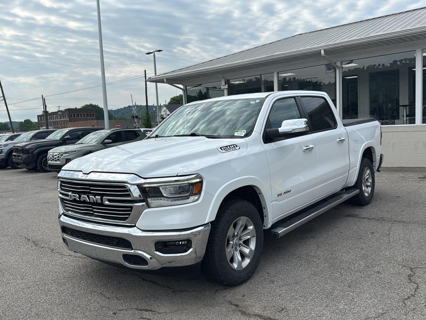 2020 RAM 1500 Laramie 4x4 Crew Cab 5'7's photo