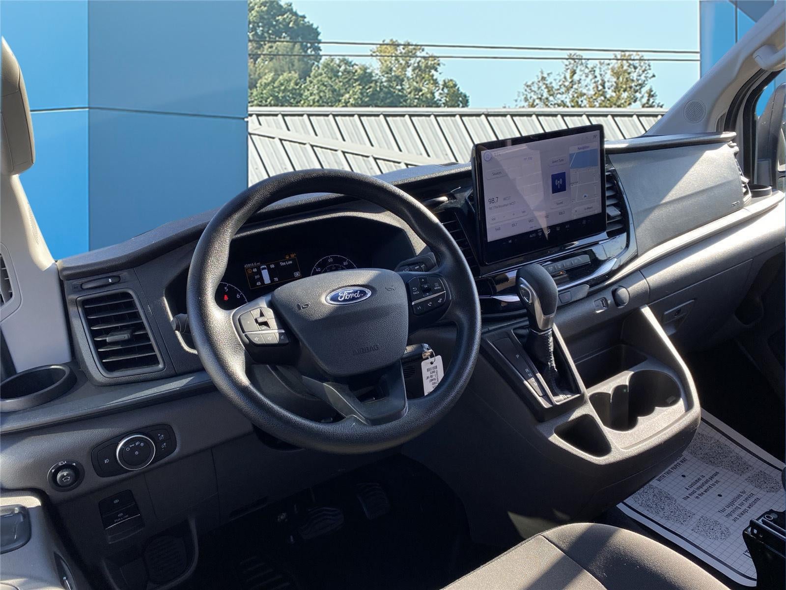 2024 Ford Transit Passenger Wagon XLT