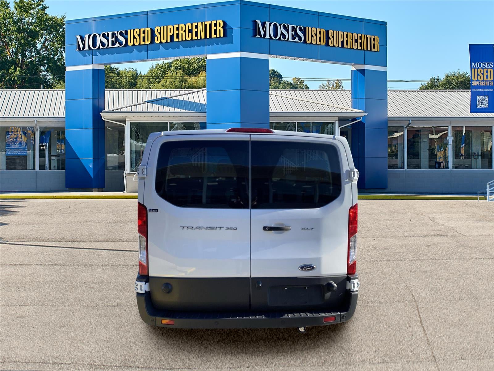 2024 Ford Transit Passenger Wagon XLT