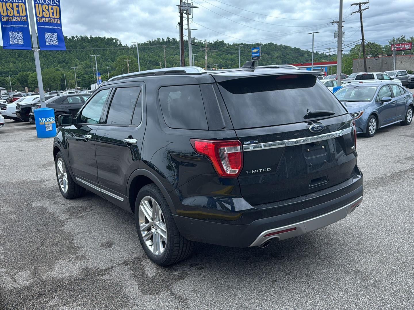 2017 Ford Explorer tan