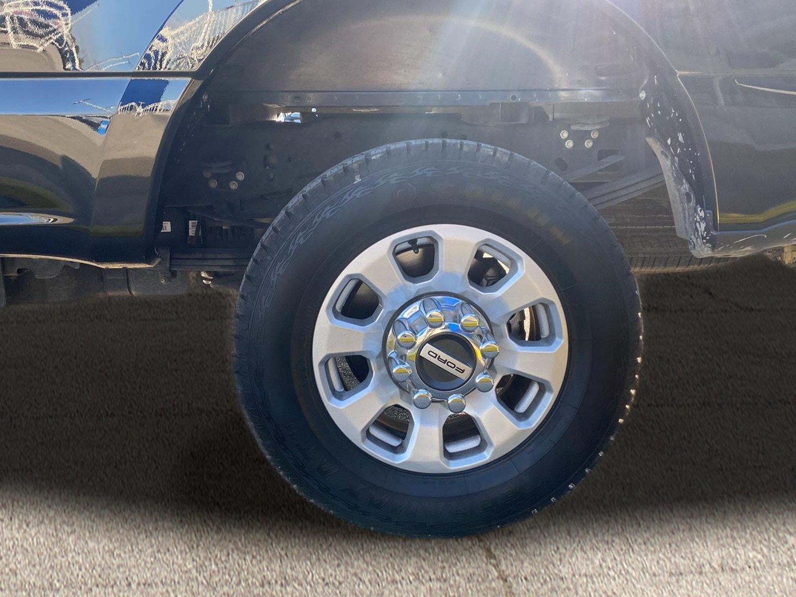 2023 Ford Super Duty F-350 XLT
