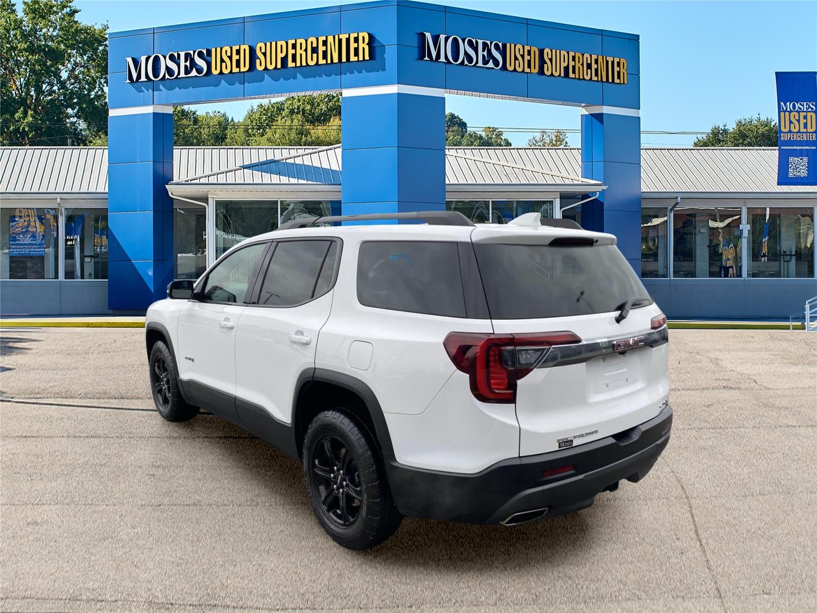 2023 GMC Acadia AT4