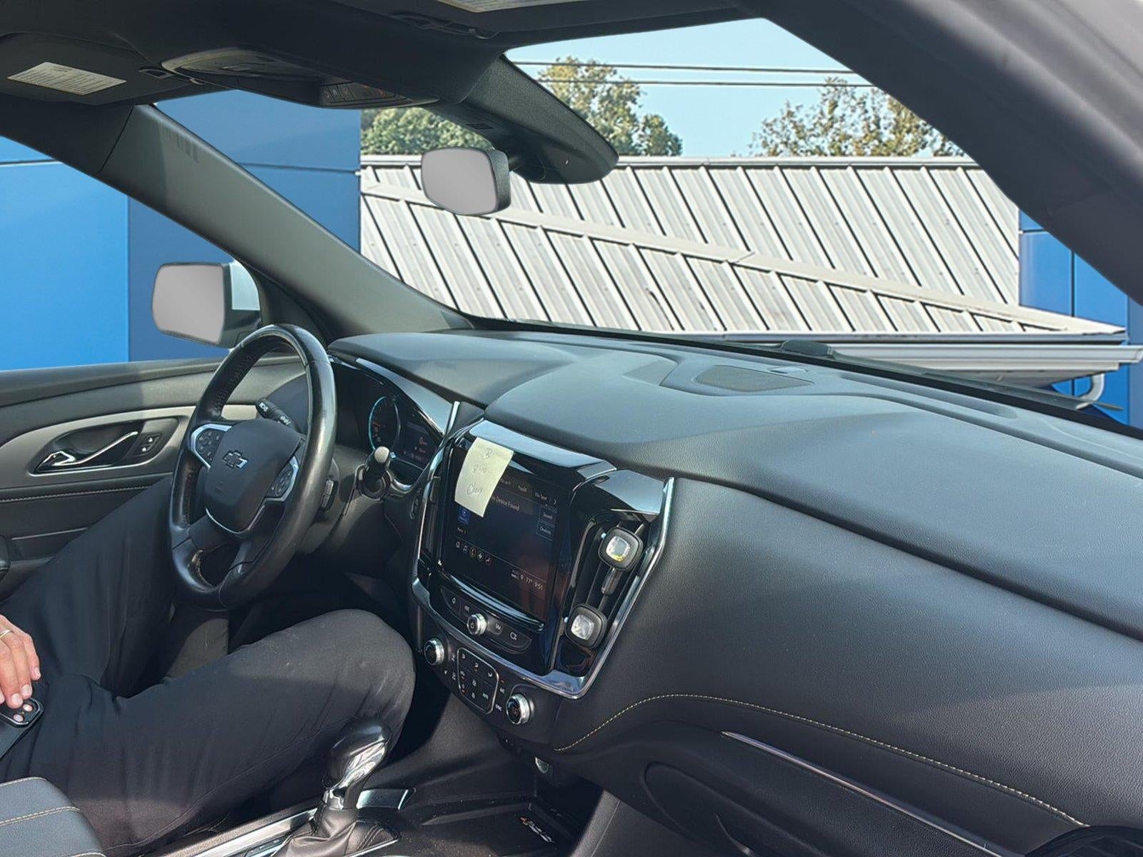 2022 Chevrolet Traverse LT Leather