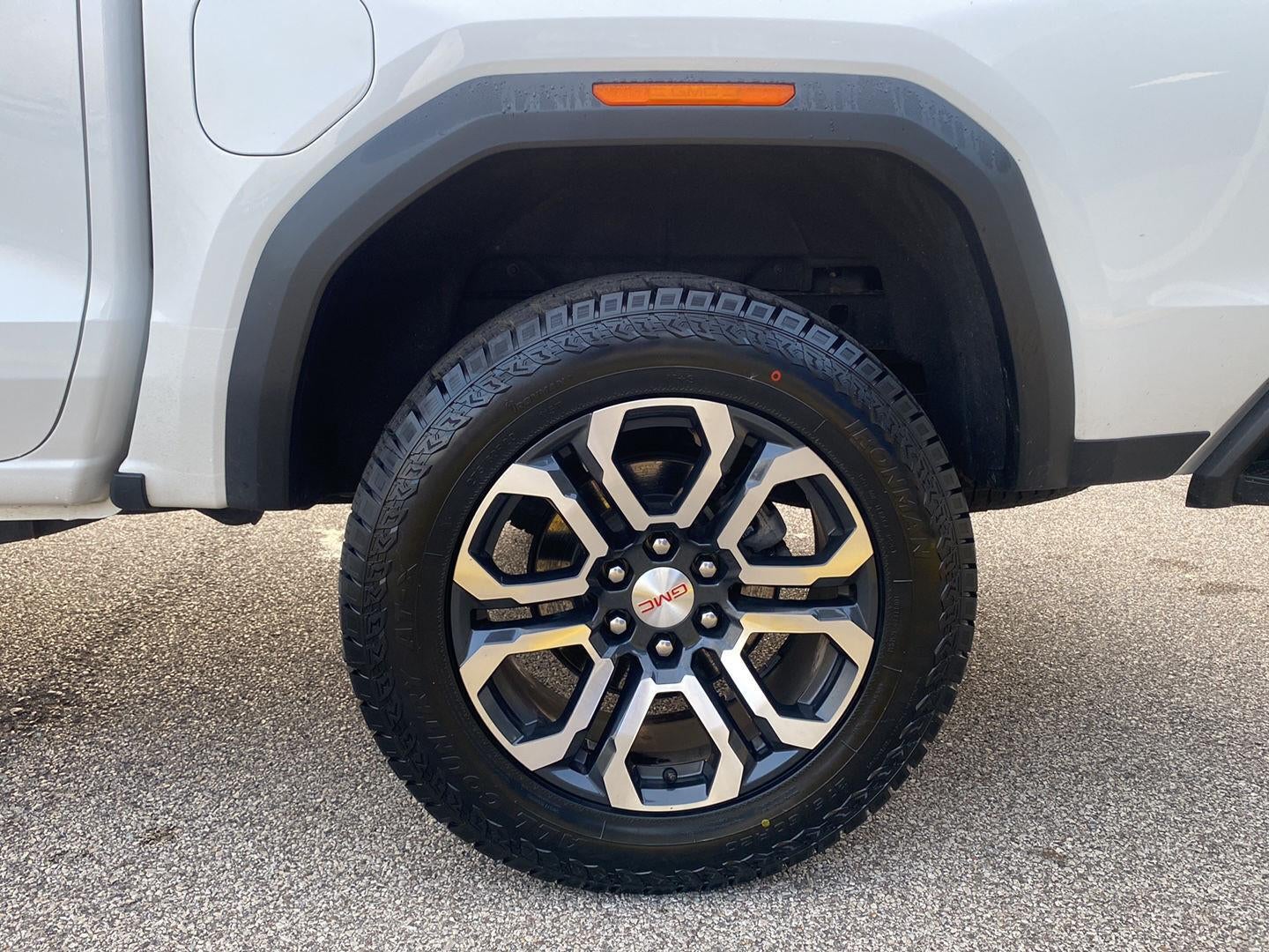 2023 GMC Canyon 4WD AT4
