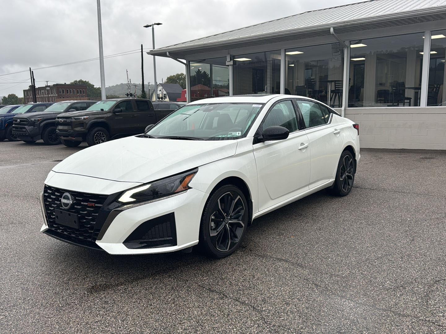 2025 Nissan Altima SR