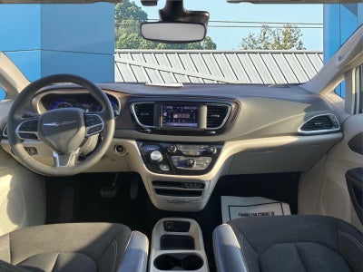 2024 Chrysler Voyager LX