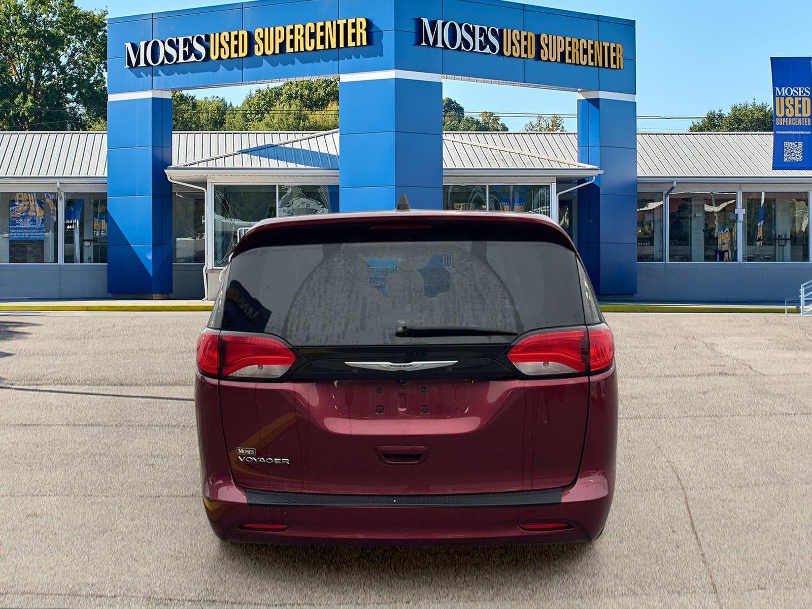2023 Chrysler Voyager LX