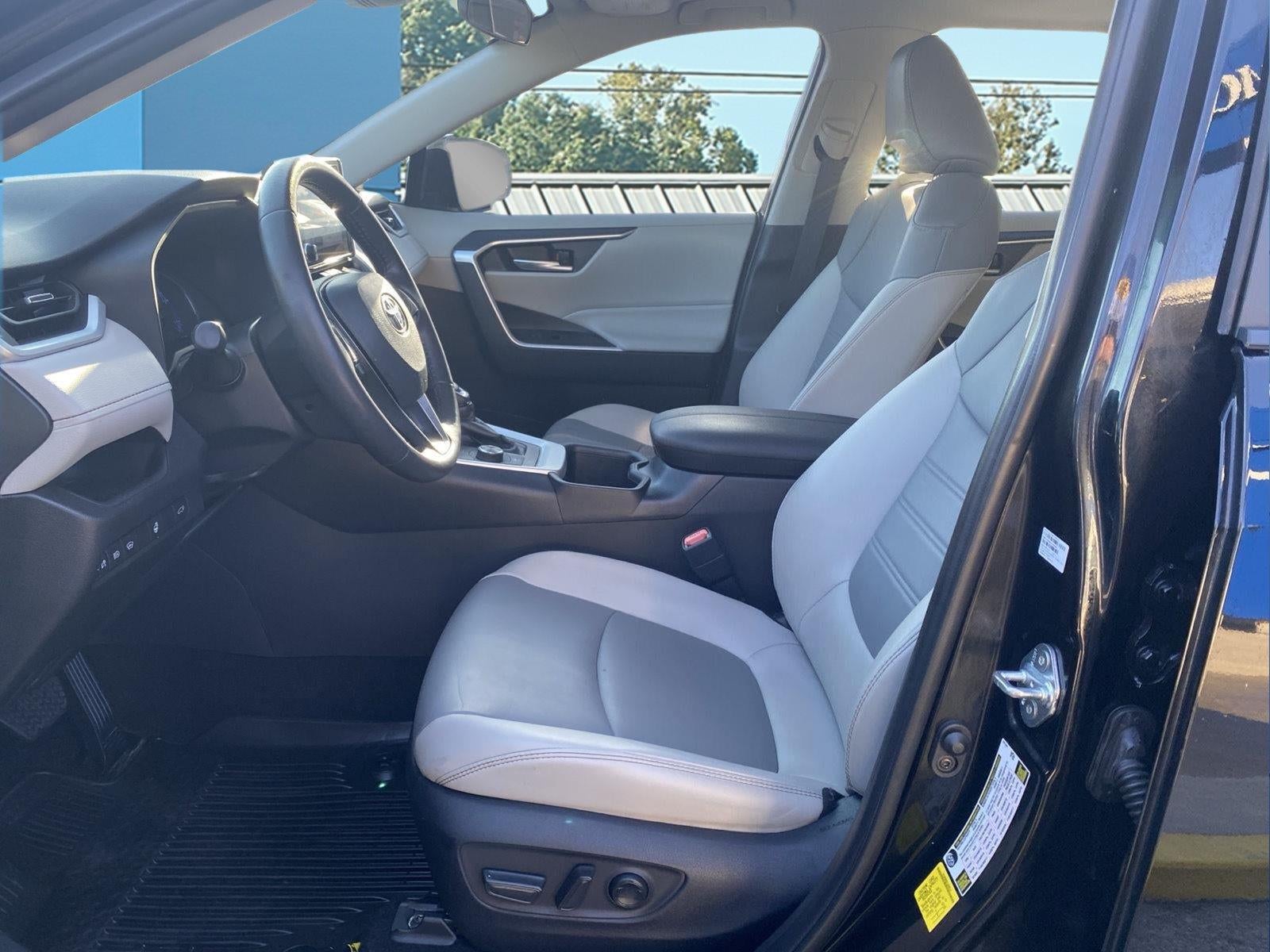 2025 Toyota RAV4 Hybrid XLE Premium