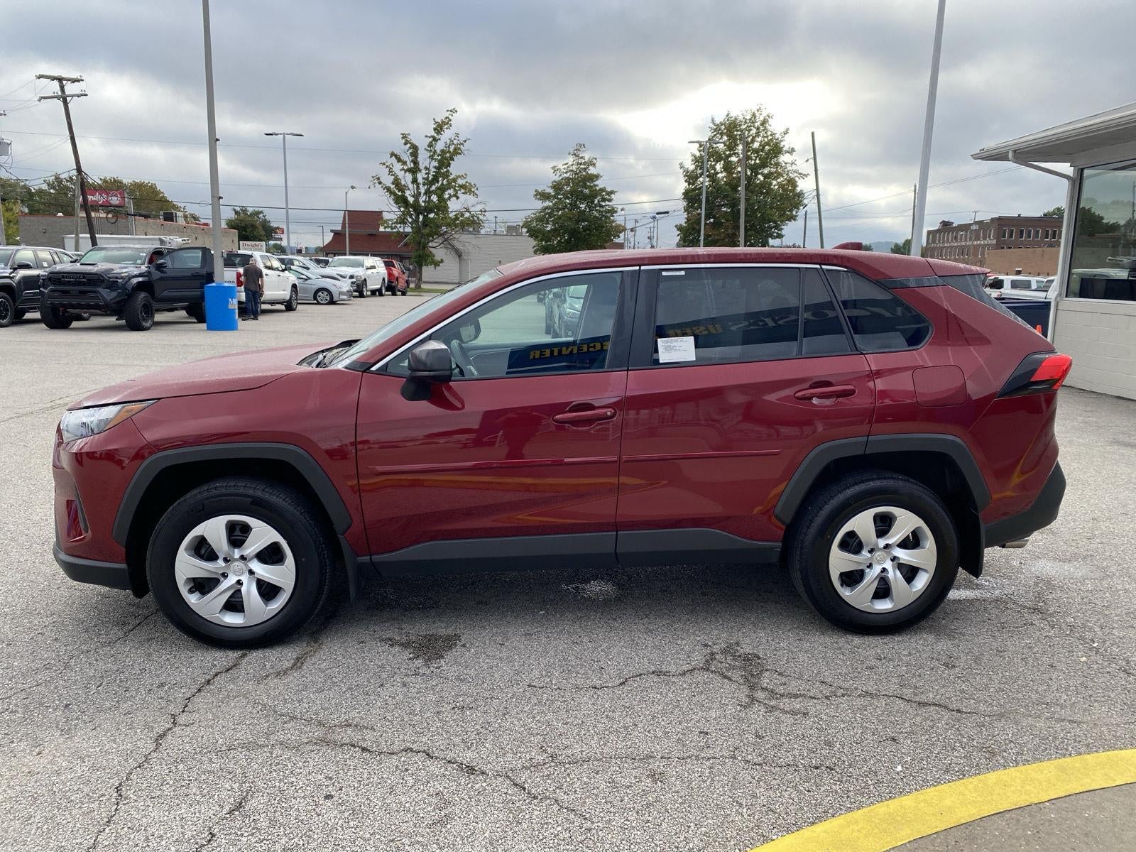 2025 Toyota RAV4 LE