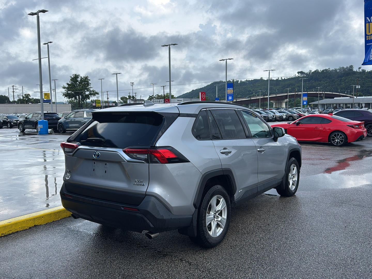 2020 Toyota RAV4 Hybrid XLE