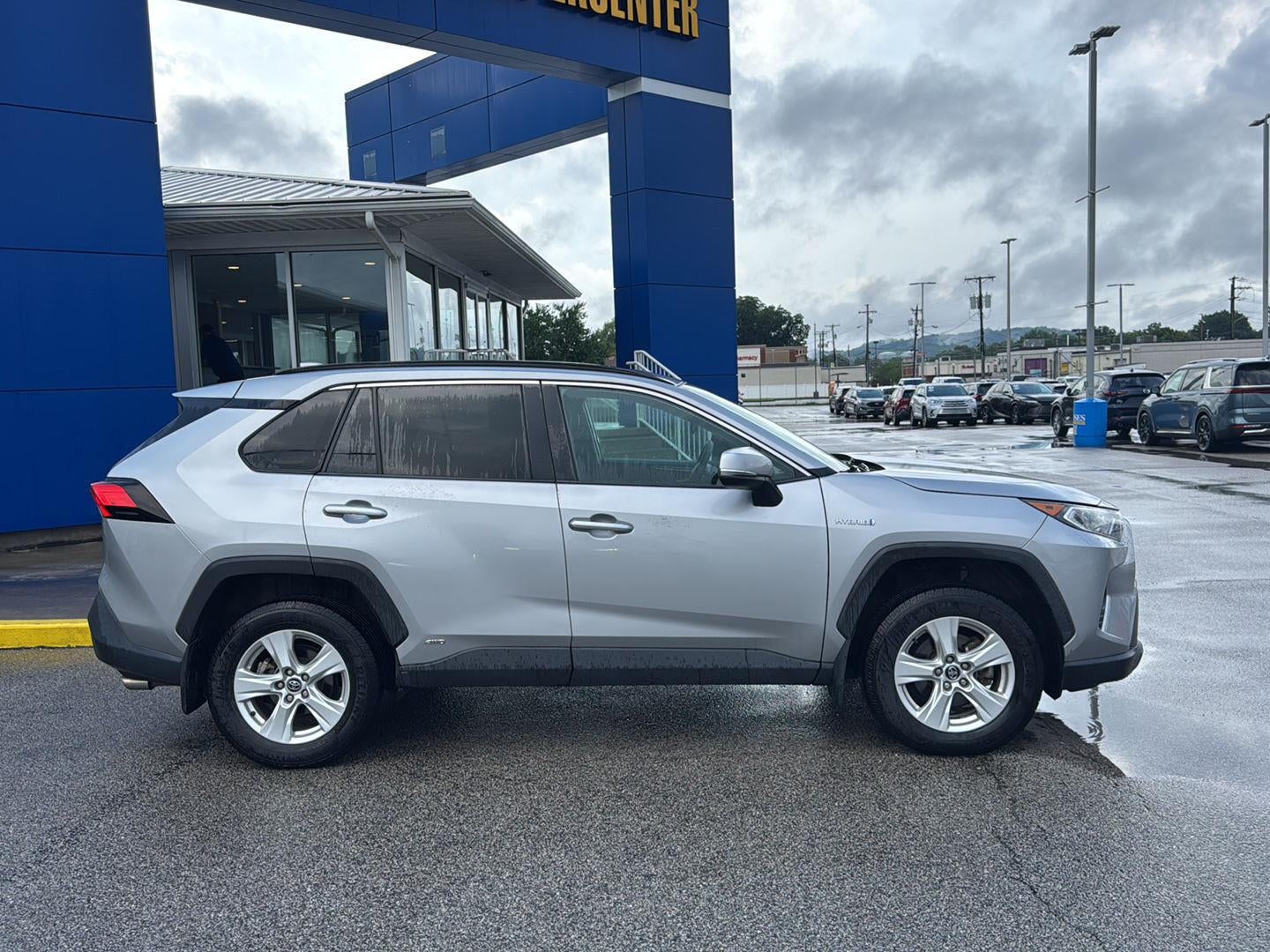 2020 Toyota RAV4 Hybrid XLE