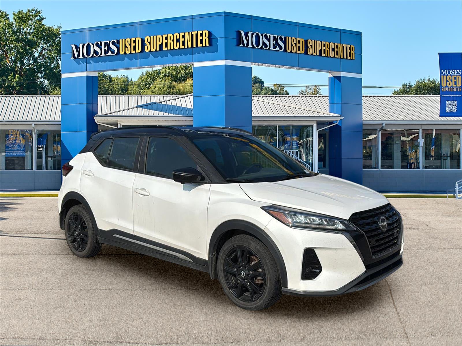 2022 Nissan Kicks SR
