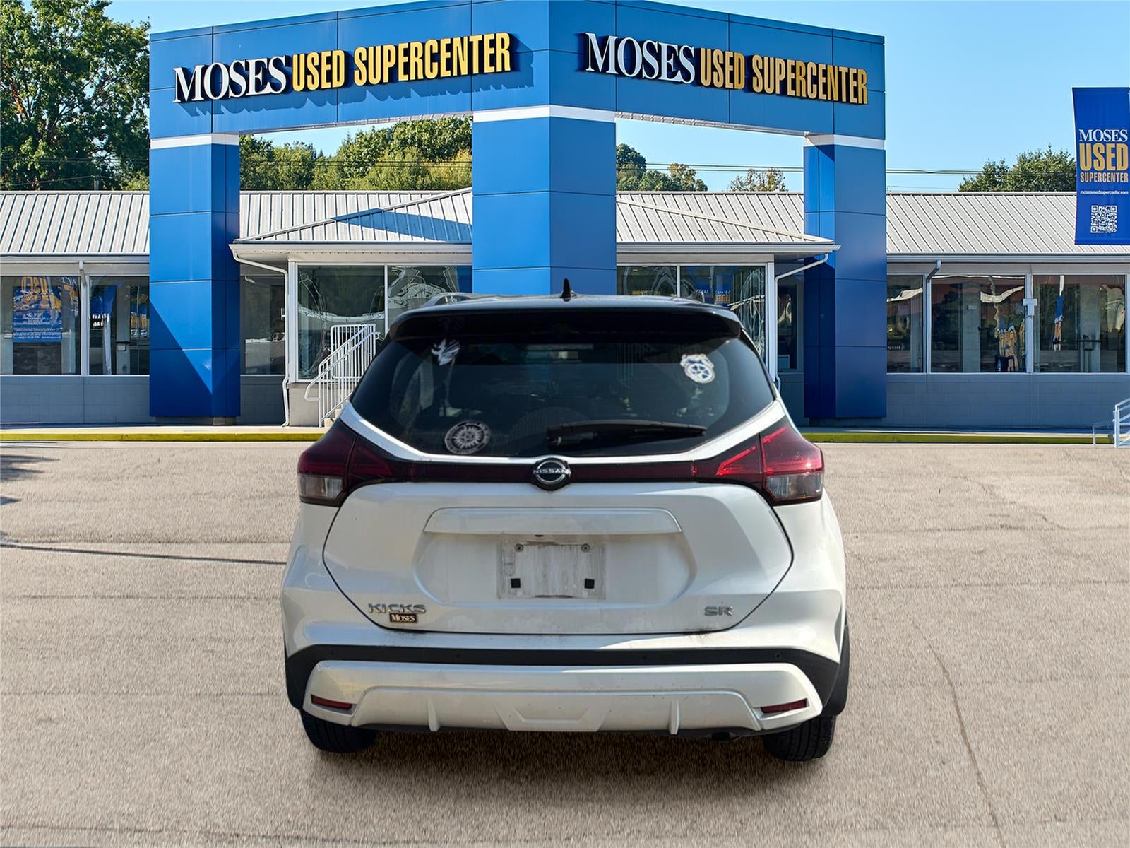 2022 Nissan Kicks SR