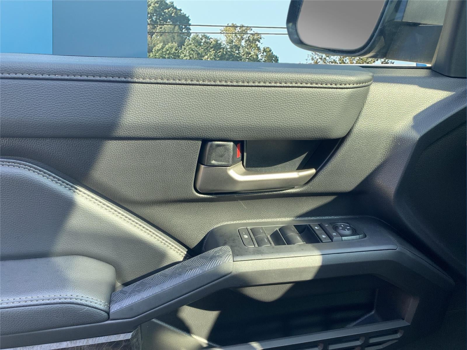 2025 Toyota Tacoma Limited HV