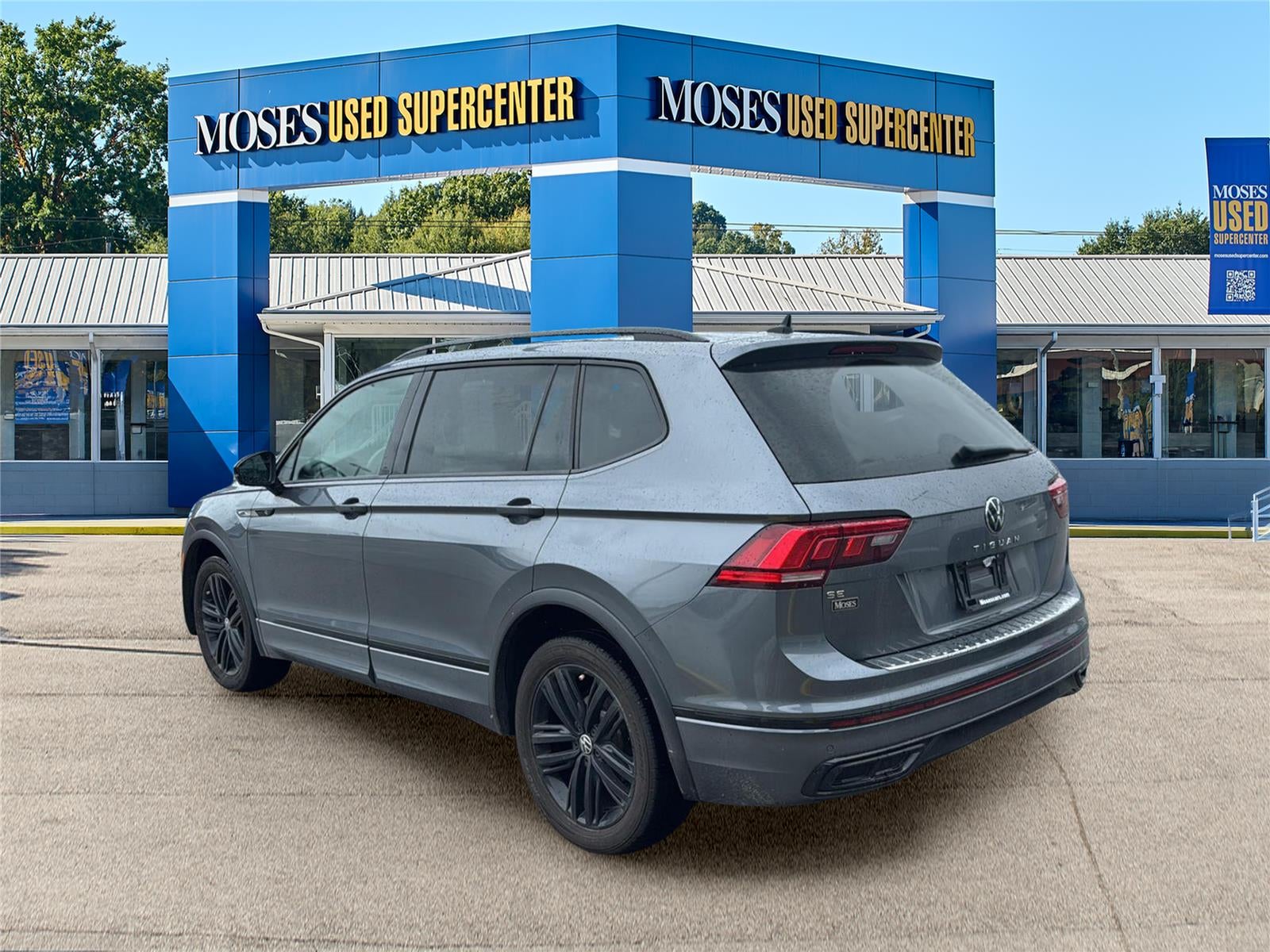 2022 Volkswagen Tiguan SE R-Line Black