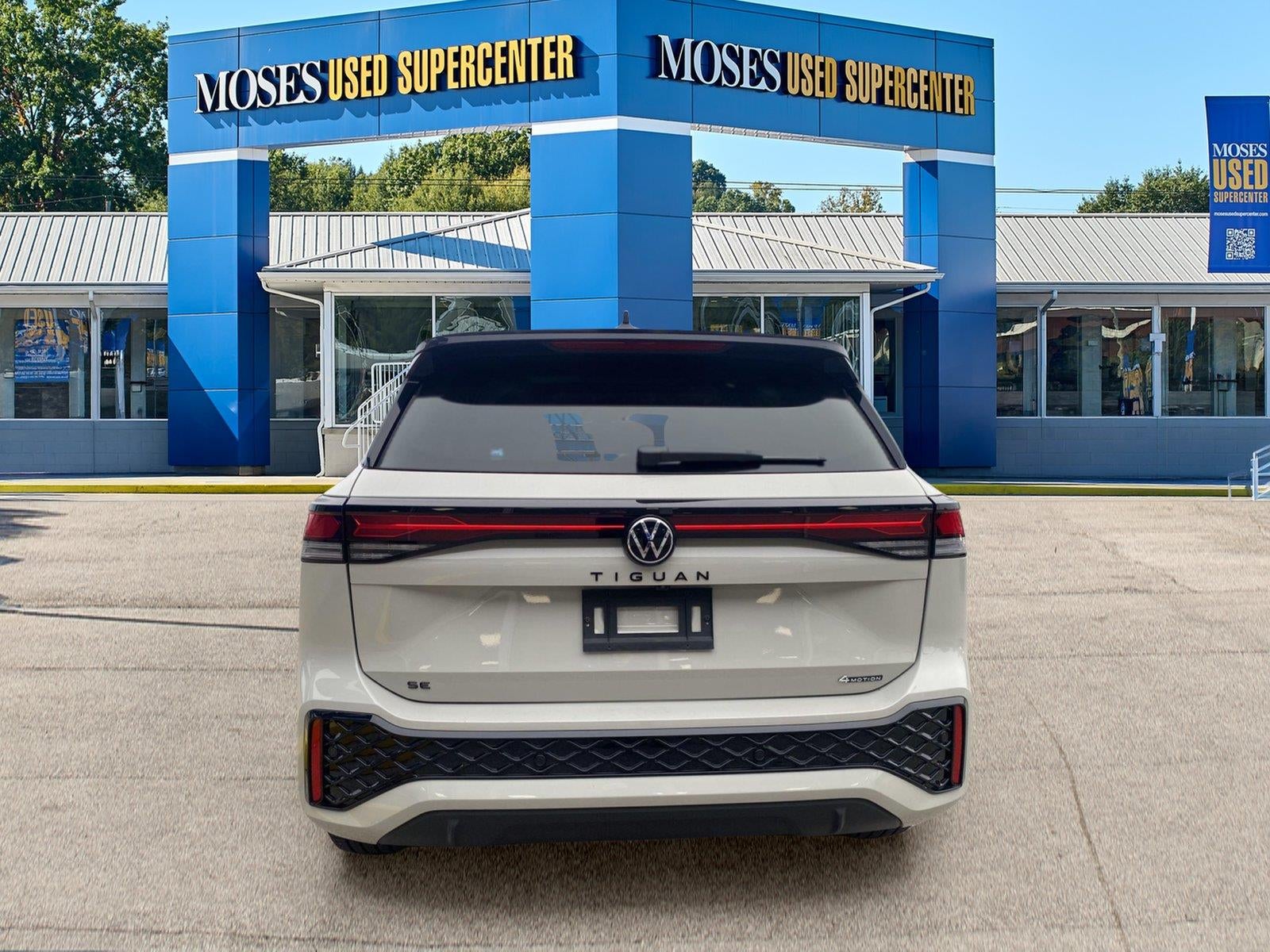 2025 Volkswagen Tiguan SE R-Line Black