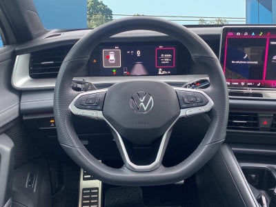 2025 Volkswagen Tiguan SE R-Line Black