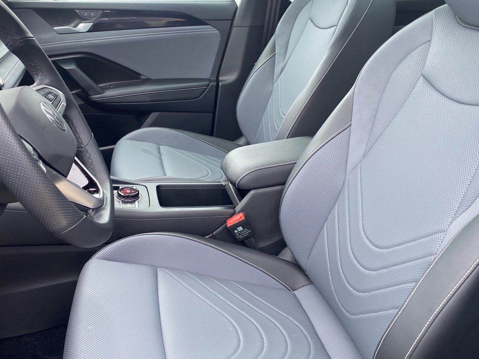 2025 Volkswagen Tiguan SE R-Line Black