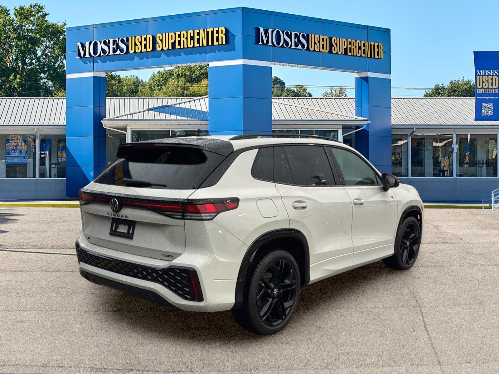 2025 Volkswagen Tiguan SE R-Line Black