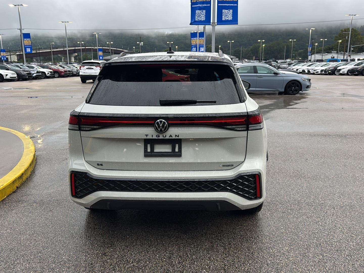 2025 Volkswagen Tiguan SE R-Line Black