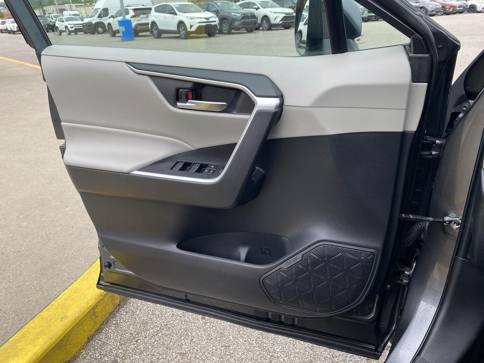 2023 Toyota RAV4 HYBRID SUV