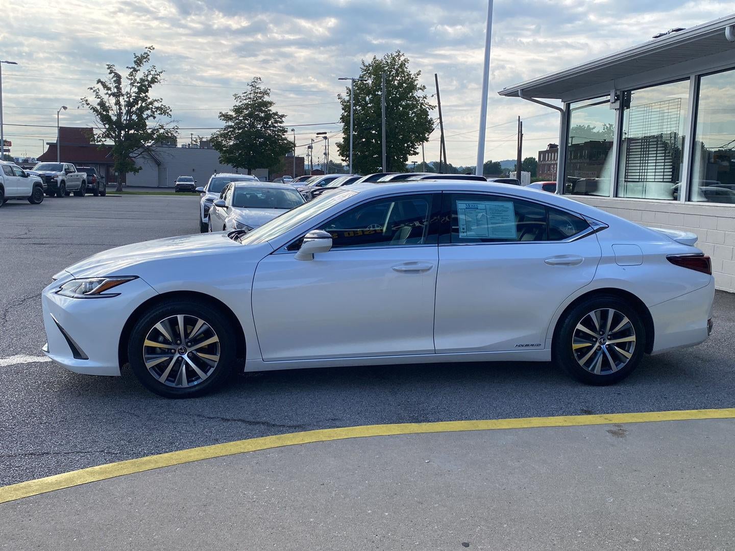 2021 Lexus ES ES 300h