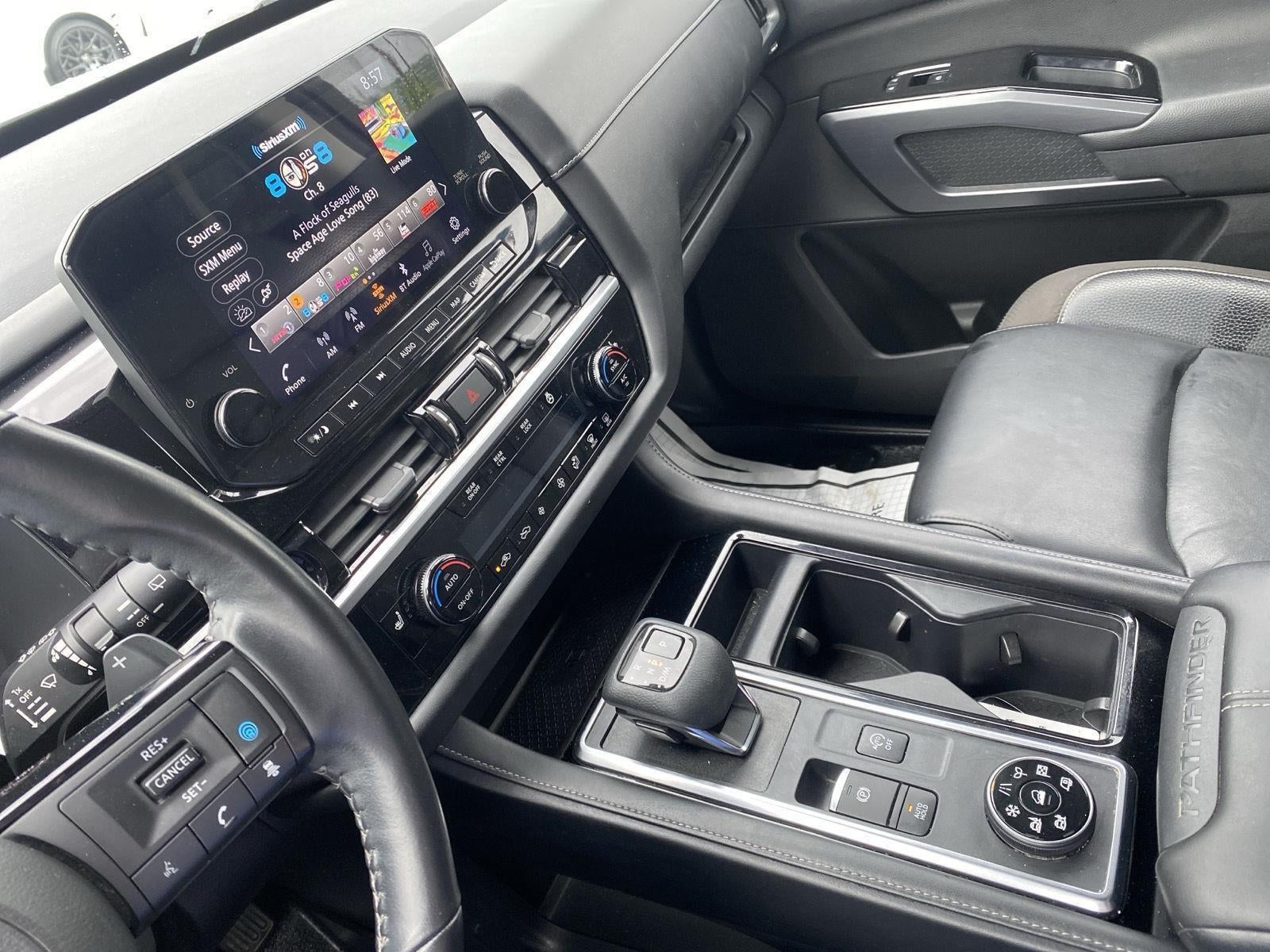 2023 Nissan Pathfinder SL