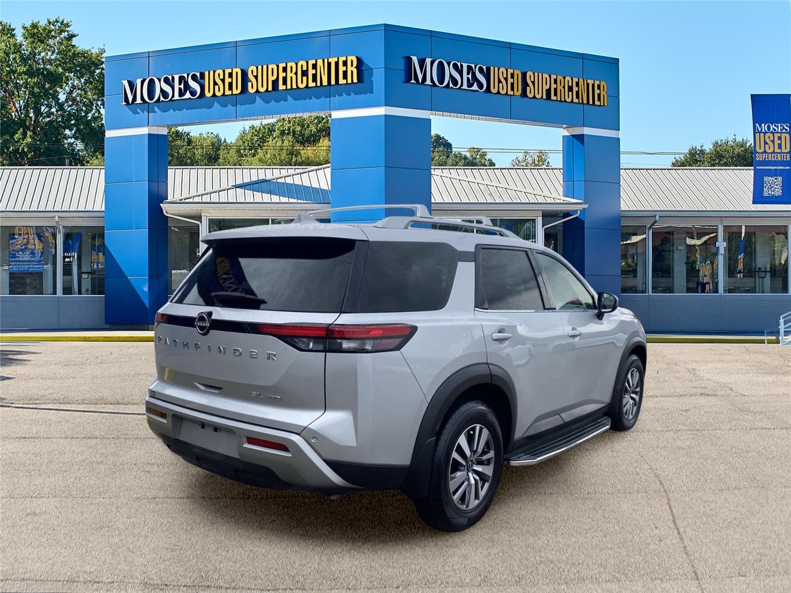 2023 Nissan Pathfinder SL
