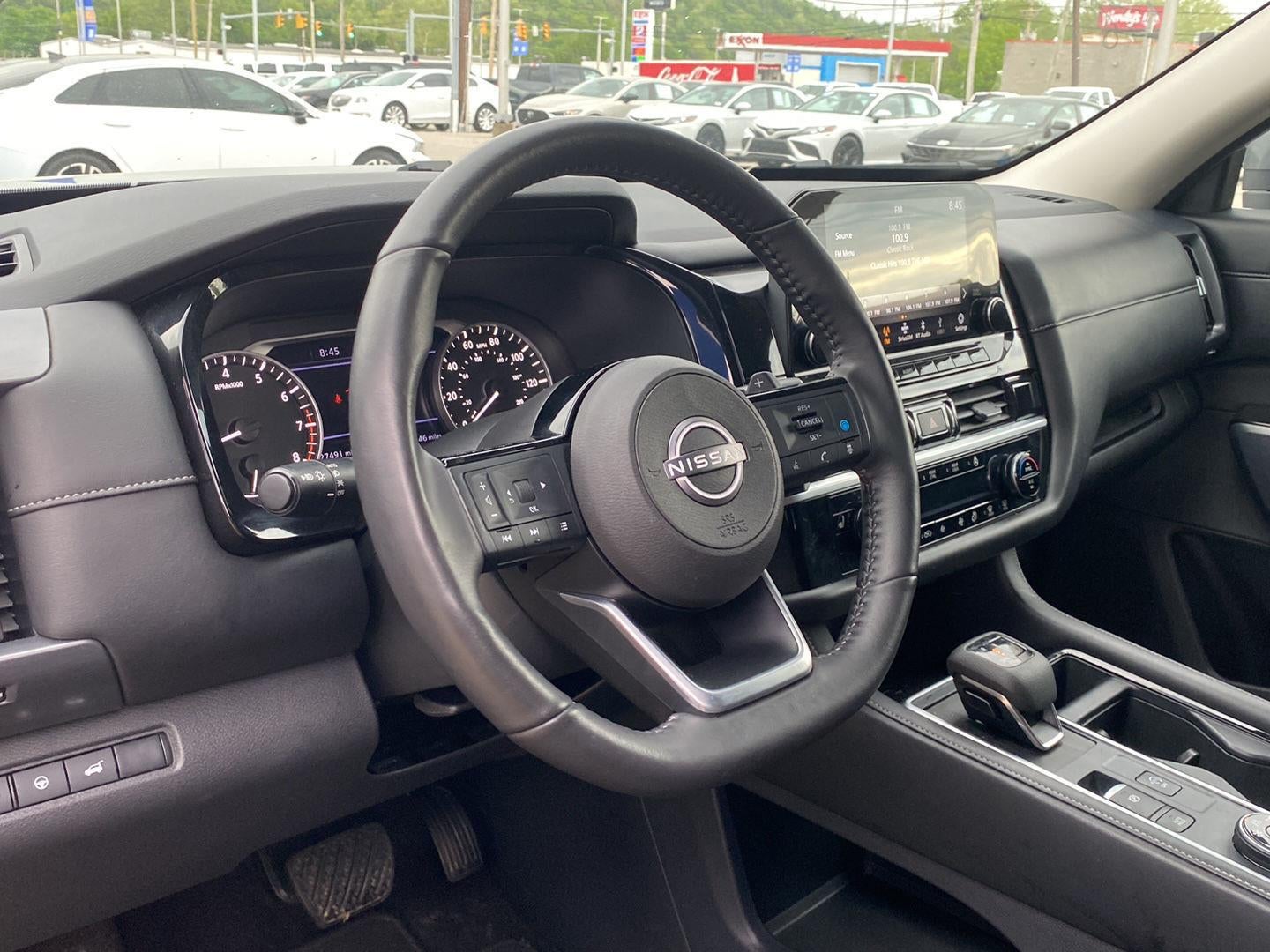 2025 Nissan Pathfinder SL