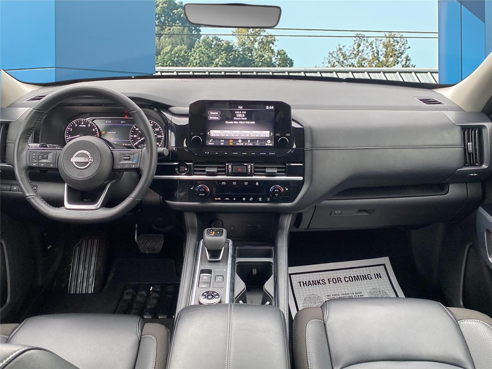 2025 Nissan Pathfinder SL