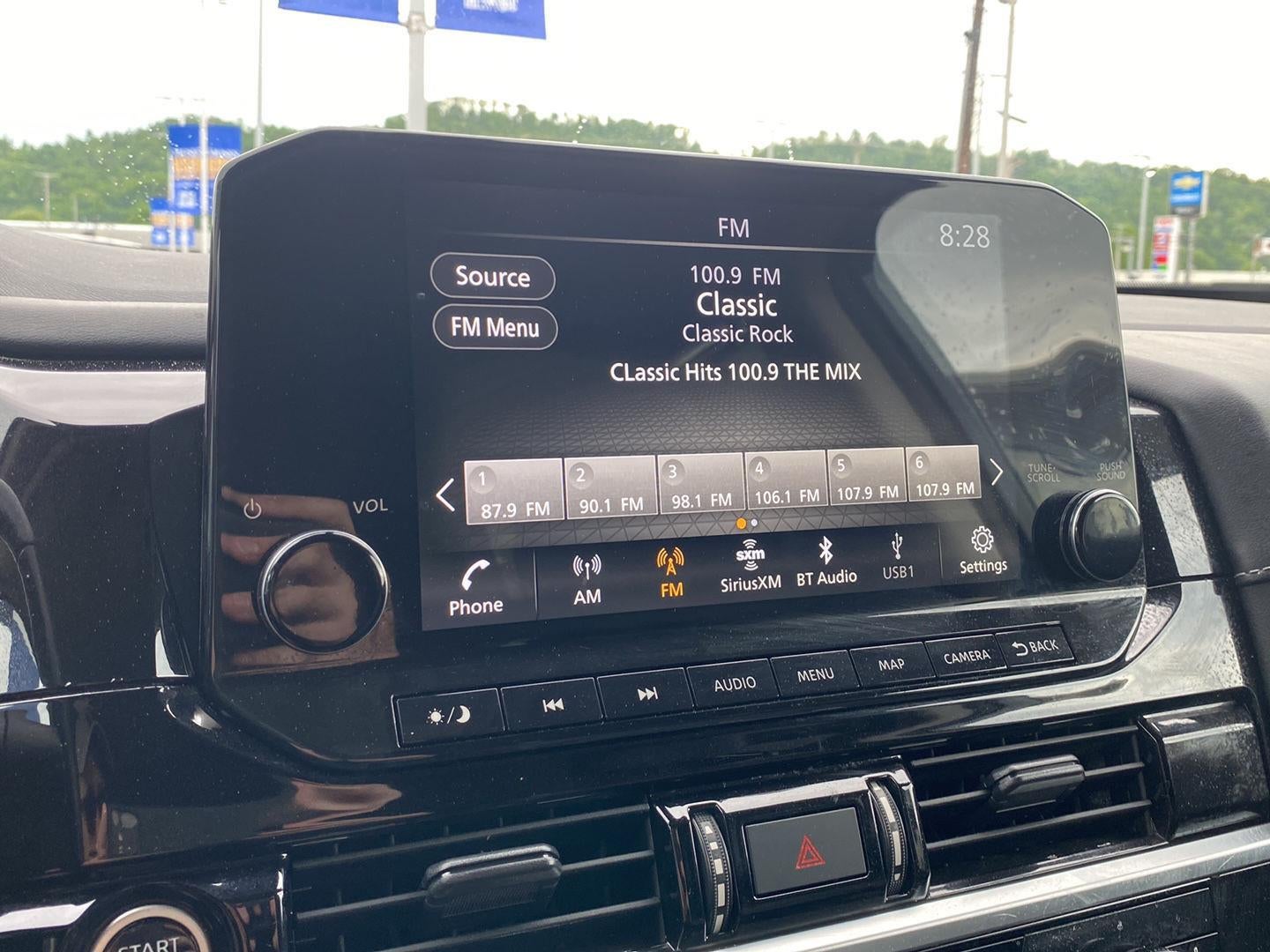 2023 Nissan Pathfinder SL