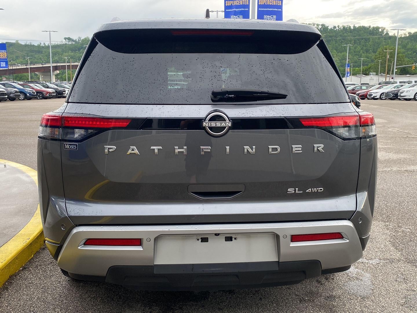 2023 Nissan Pathfinder SL