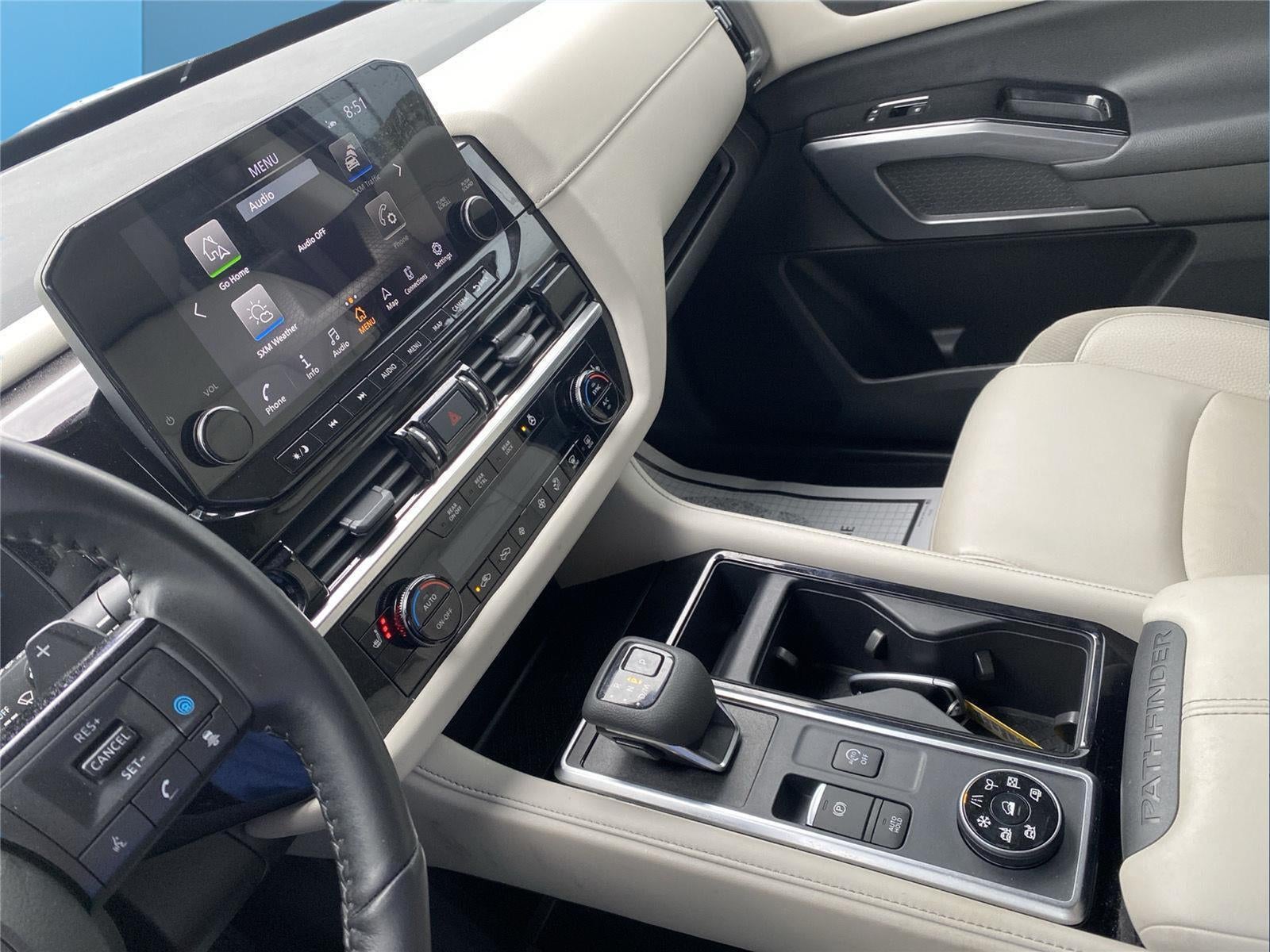 2024 Nissan Pathfinder SL