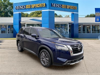2024 Nissan Pathfinder SL