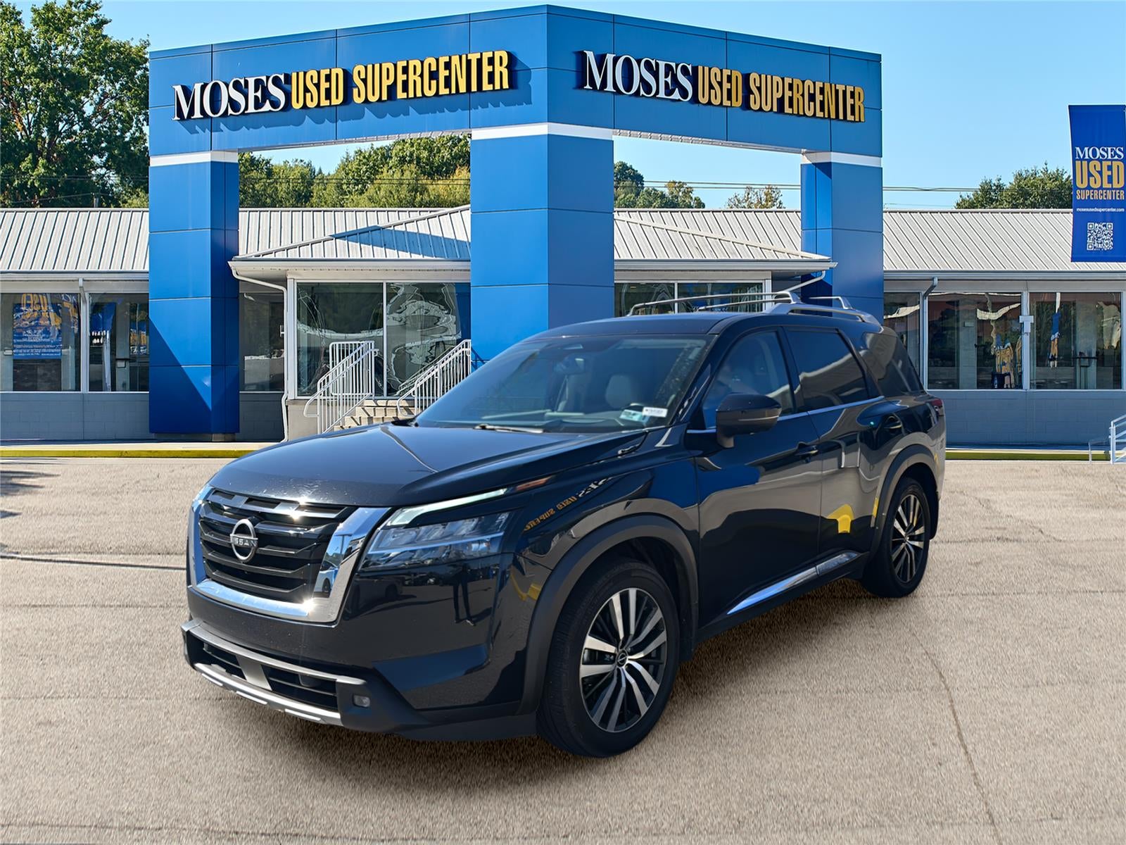 2022 Nissan Pathfinder Platinum 4WD's photo