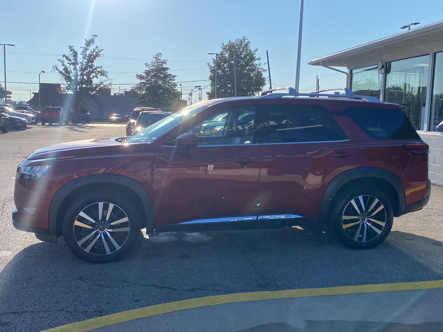 2023 Nissan Pathfinder Platinum