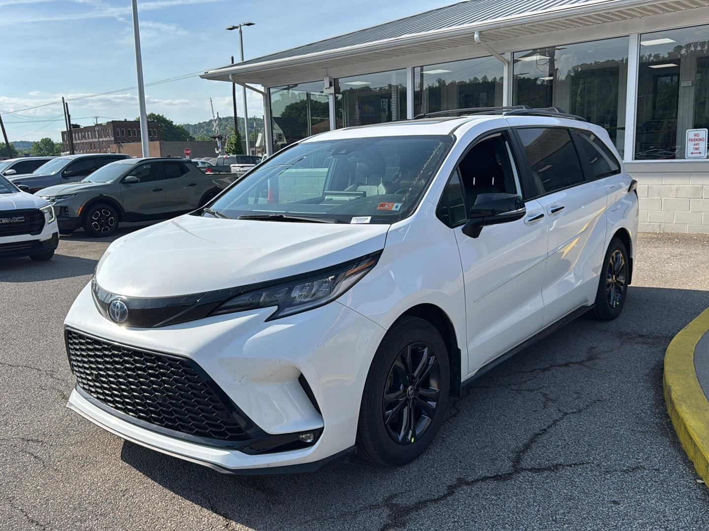 2025 Toyota Sienna XSE 7-Passenger