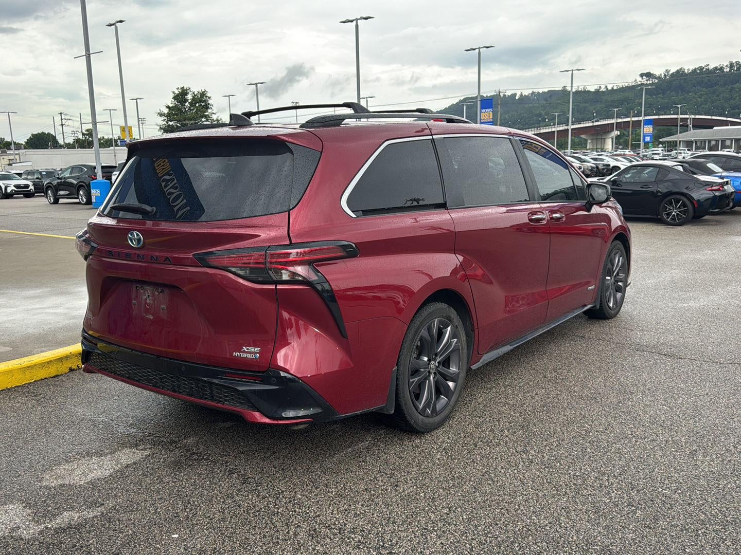 2021 Toyota Sienna XSE 7-Passenger