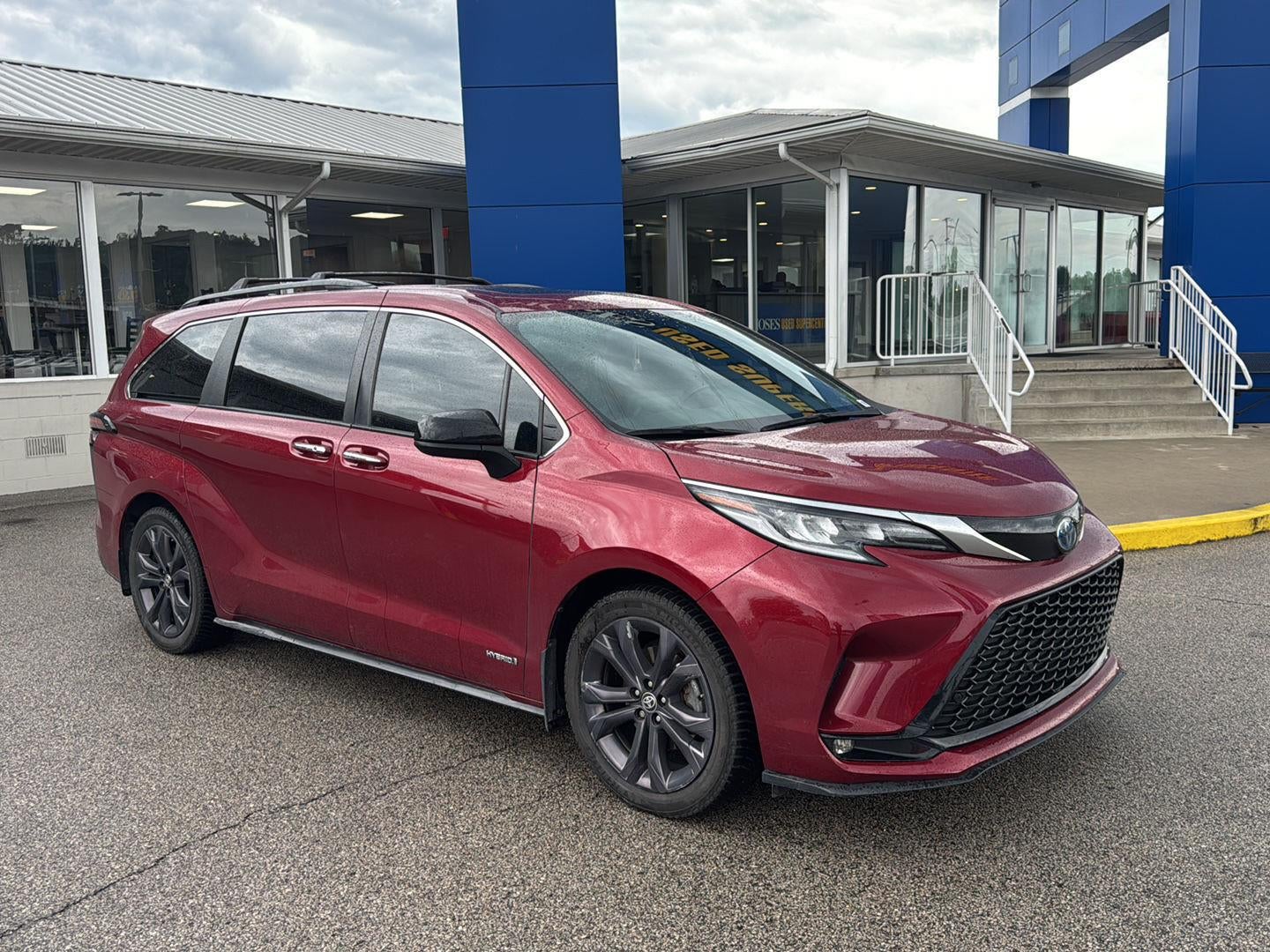 2021 Toyota Sienna XSE 7-Passenger