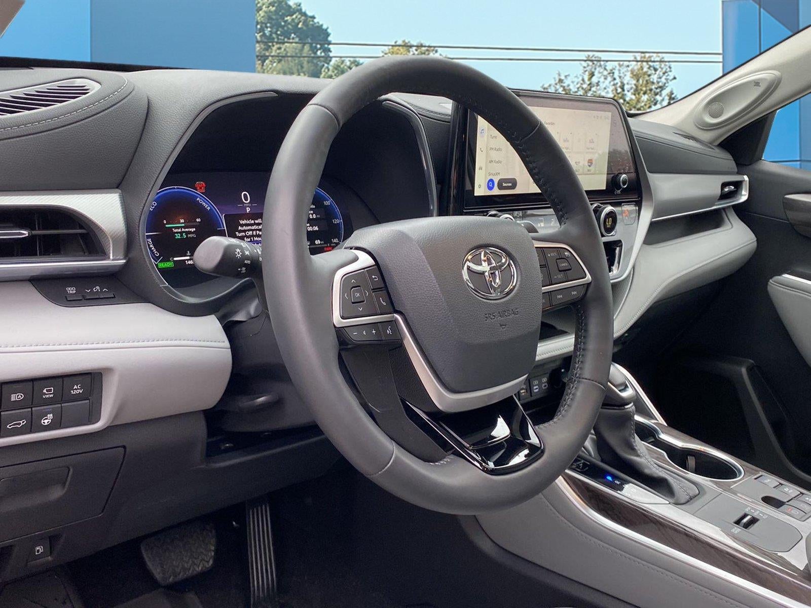 2025 Toyota Highlander Hybrid Platinum