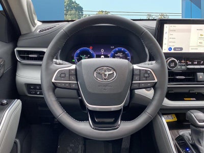 2025 Toyota Highlander Hybrid Platinum