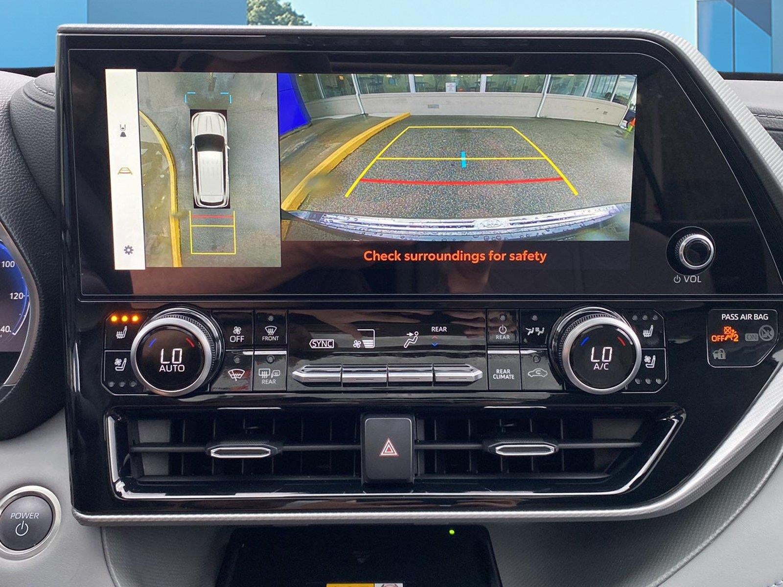 2025 Toyota Highlander Hybrid Platinum