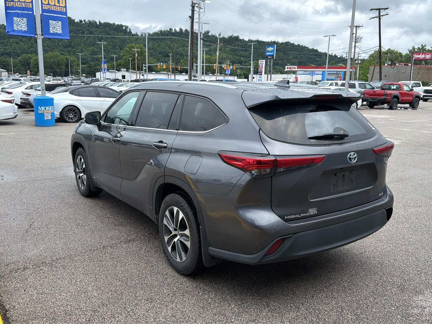 2022 Toyota Highlander Hybrid XLE