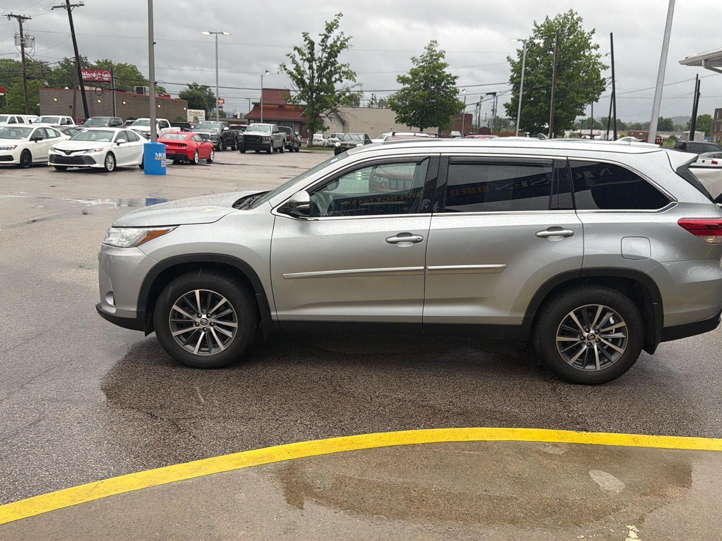 2019 Toyota HIGHLANDER Base