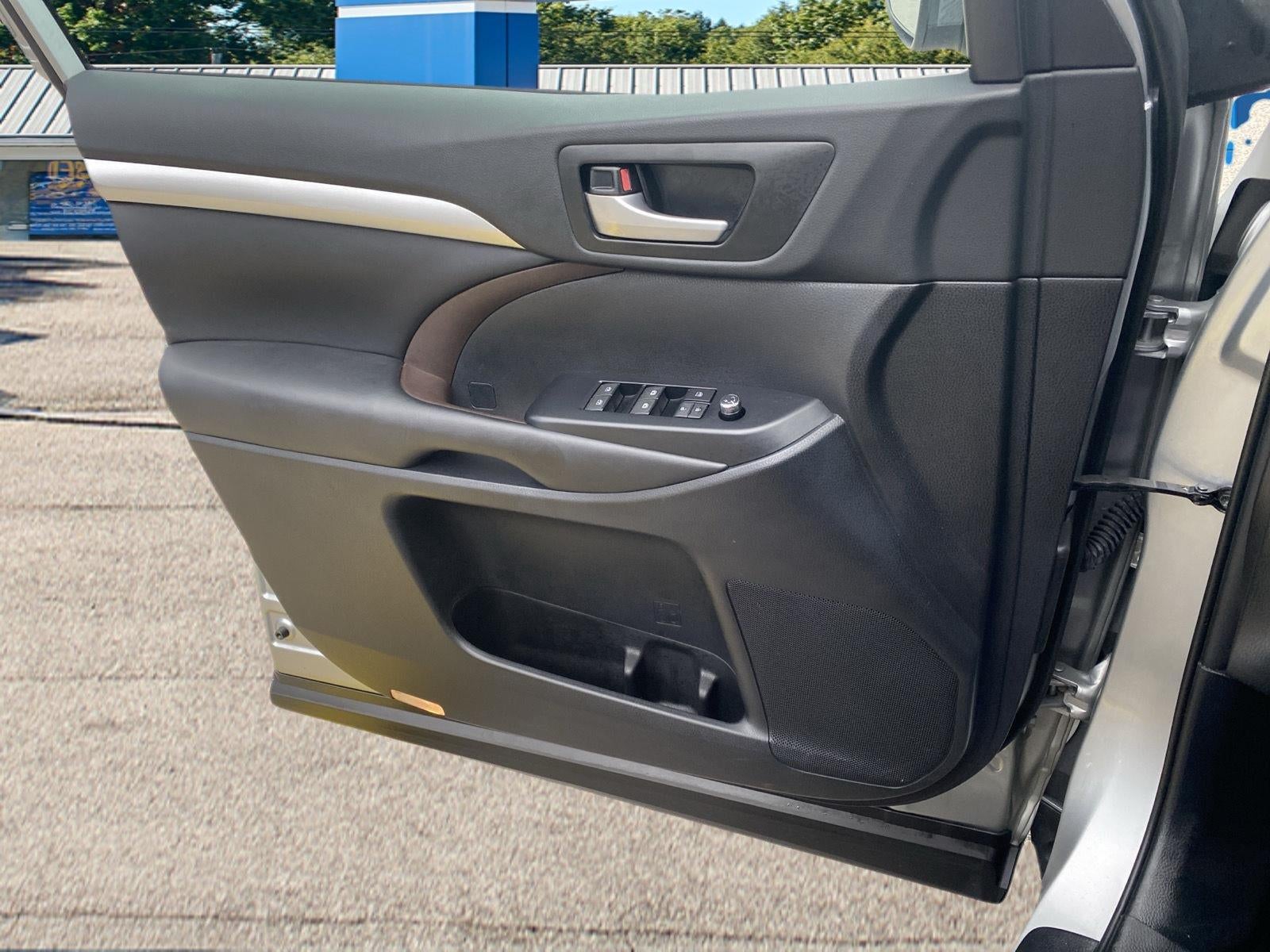 2019 Toyota Highlander Base
