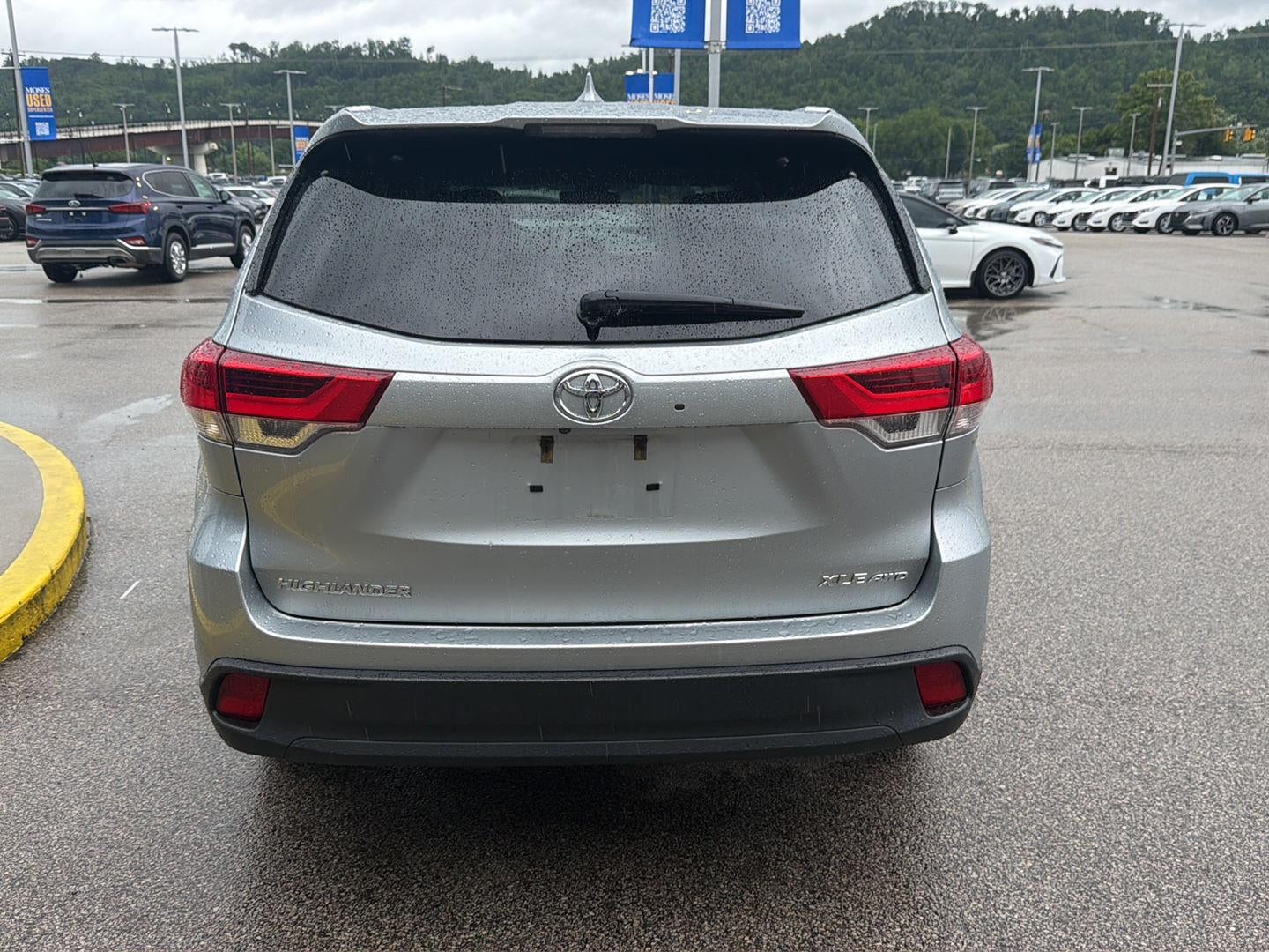 2019 Toyota HIGHLANDER Base