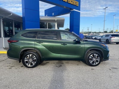 2025 Toyota Highlander XLE