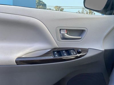 2020 Toyota Sienna XLE 8-Passenger