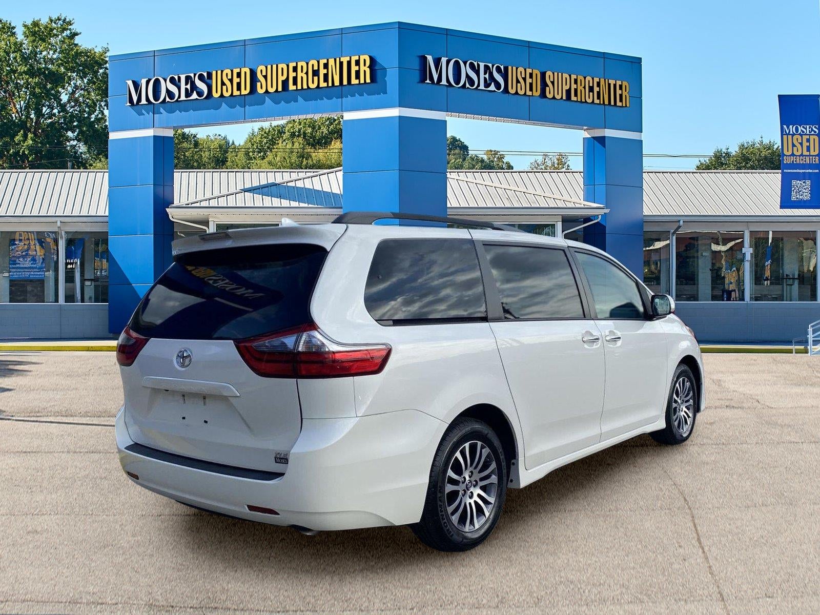 2020 Toyota Sienna XLE 8-Passenger