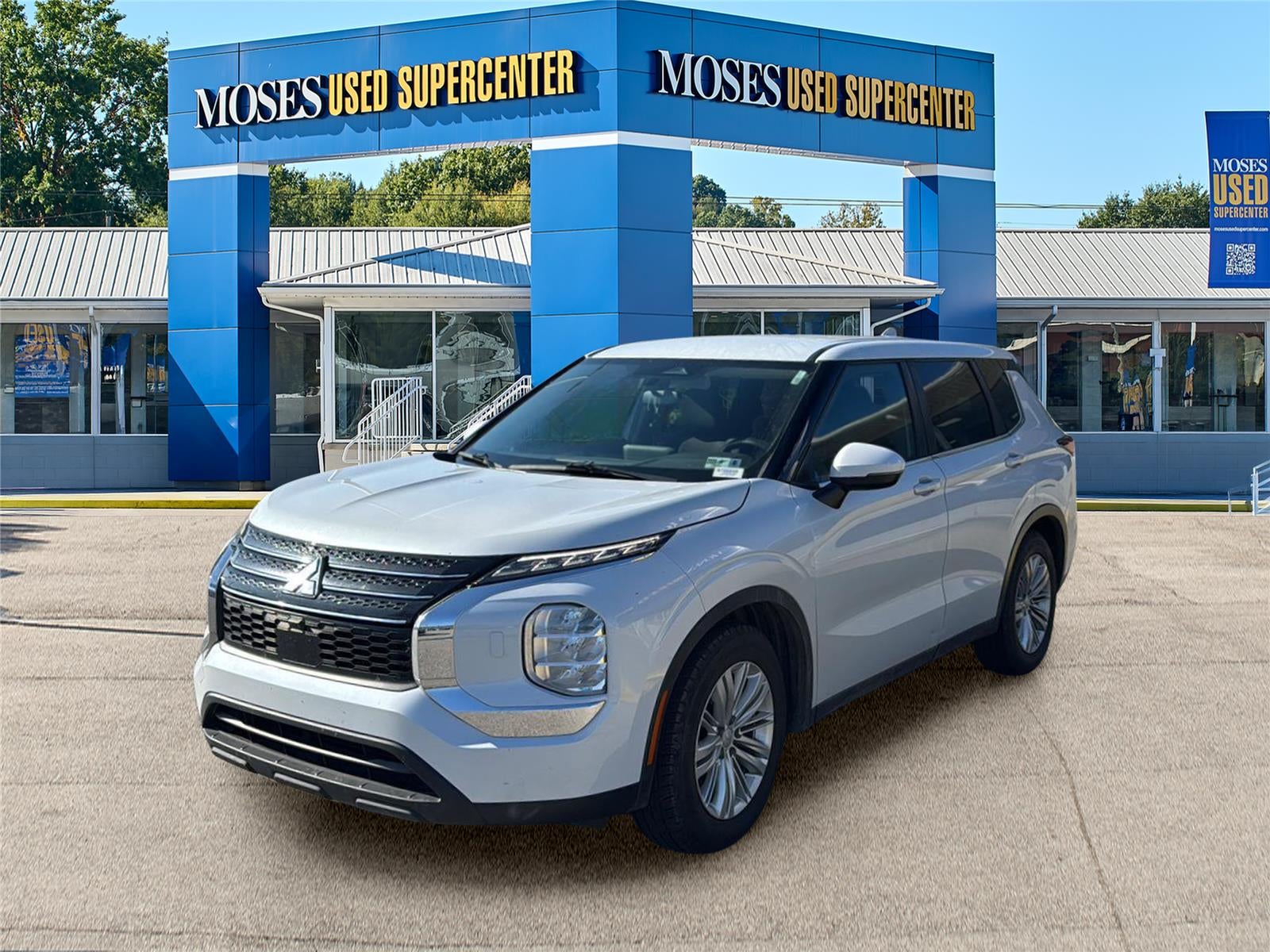 2022 Mitsubishi Outlander ES